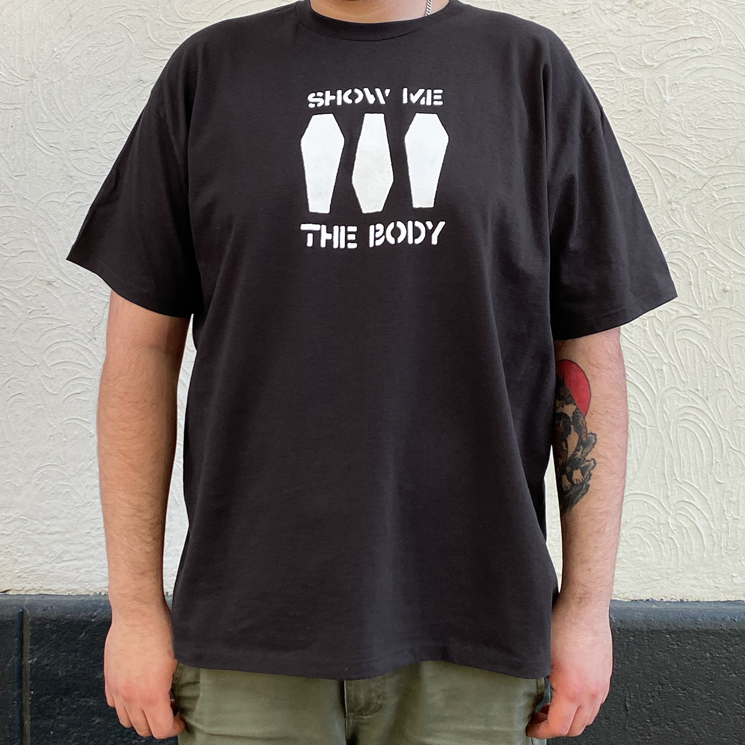 SHOW ME THE BODY - CLASSIC LOGO TEE
